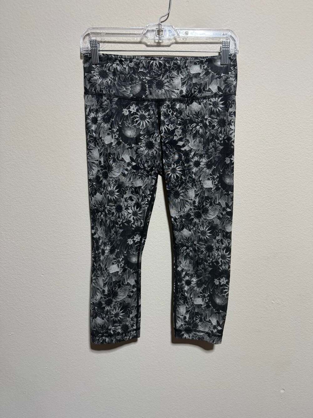 Lululemon Wunder Under Crop Leggings in Flowabunga Black Gray Floral Print - Picture 1 of 4
